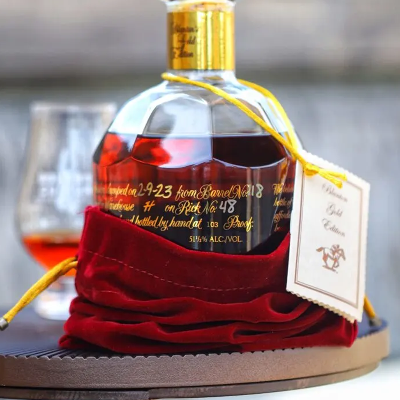 Blanton's ケンタッキー ストレート バーボンウイスキー 750ml Amazon Blanton's ケンタッキー ストレート バーボンウイスキー 750ml Amazon